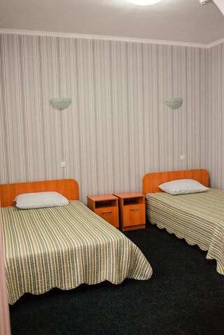Отель Vershnyk Черкассы Стандартный двухместный номер с 2 отдельными кроватями-3