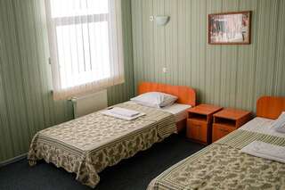 Отель Vershnyk Черкассы Улучшенный двухместный номер с 2 отдельными кроватями-2